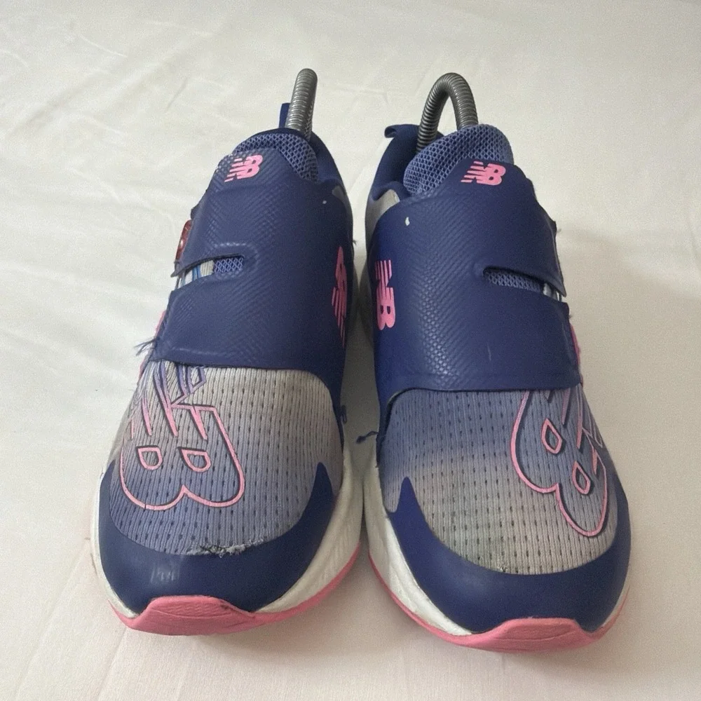 New Balance Size 5 Youth Or Women's Sz 6 Sneakers Blue‎ and Pink Athletic Design